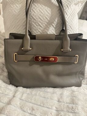 Coach Swagger Tote Bag in Taupe Pebbled Leather